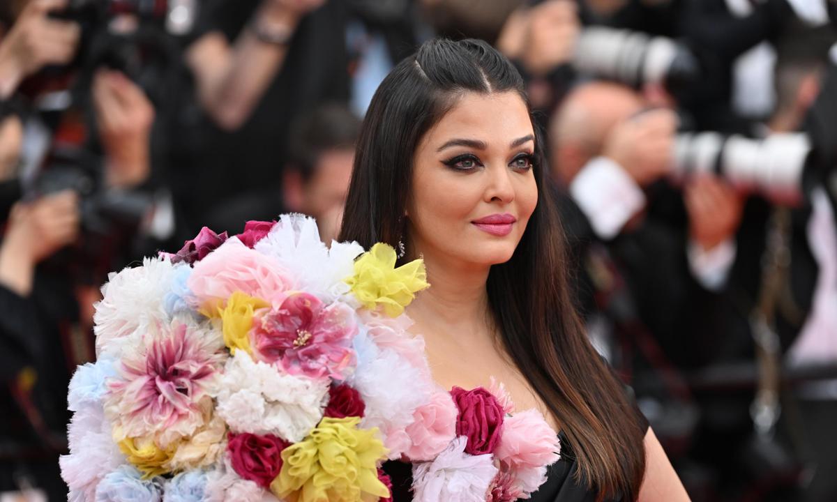 Bollywood beauties dazzle on the red carpet at Cannes '17 - The Sunday  Guardian Live