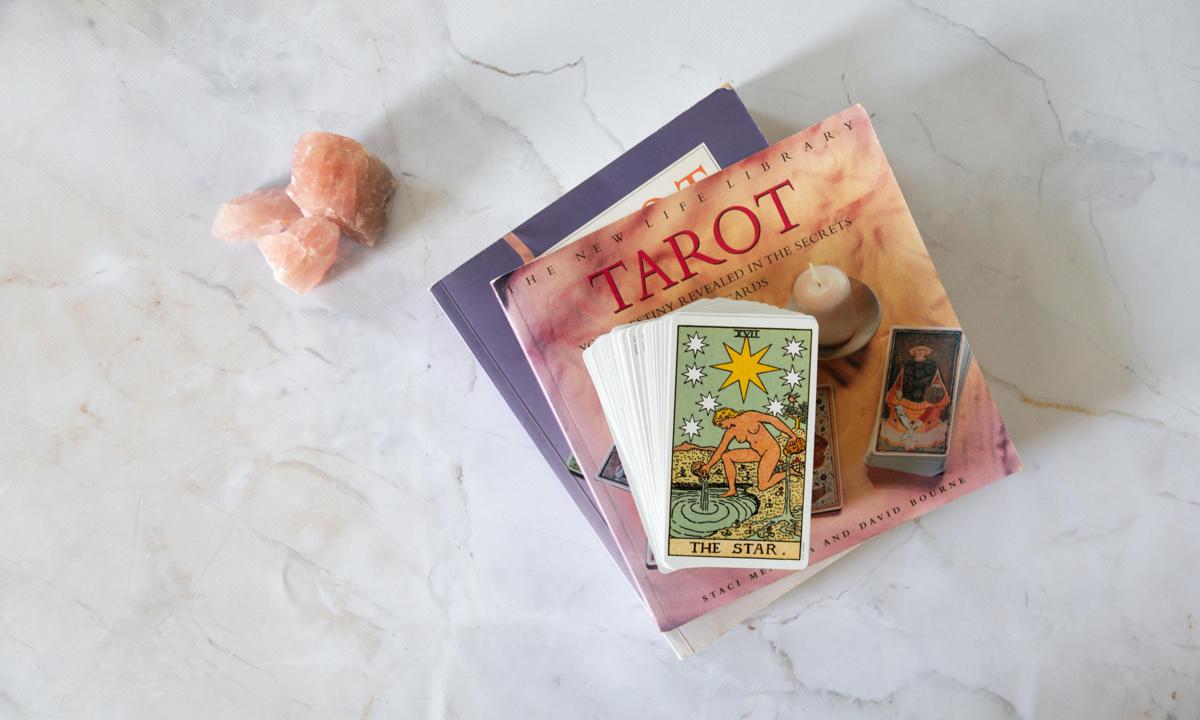Tarot cards and crystals