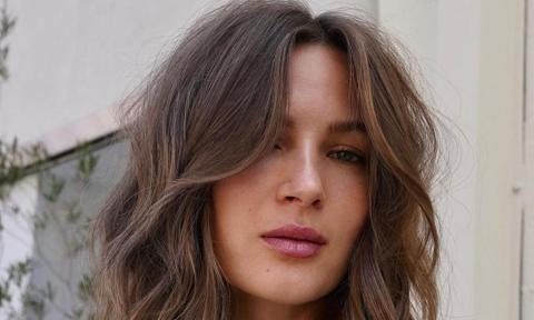 The Middle Flick Is The New 'It Girl' Hairstyle Of The Season - HELLO! India