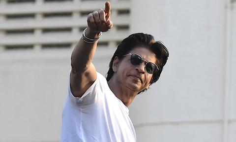 Damn. SRK looking so good in Pathaan ngl : r/BollyBlindsNGossip