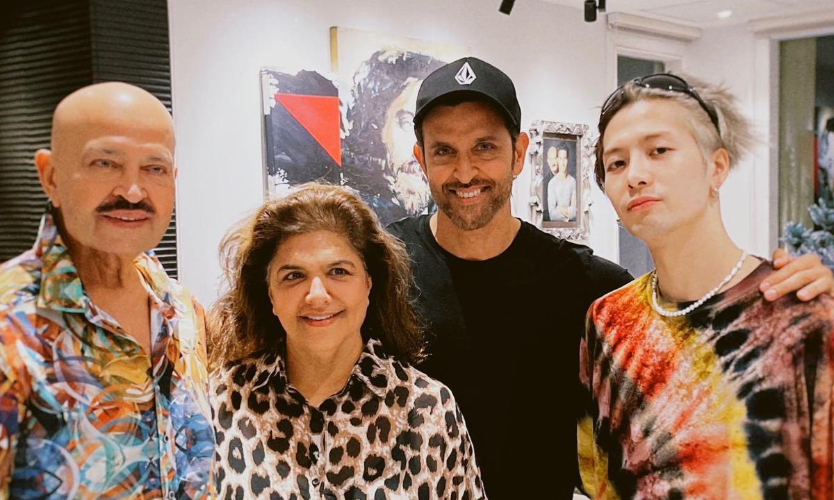 Jackson Wang with Hrithik Roshan and his family